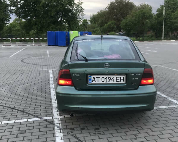 Зеленый Опель Вектра, объемом двигателя 1.8 л и пробегом 320 тыс. км за 2550 $, фото 2 на Automoto.ua