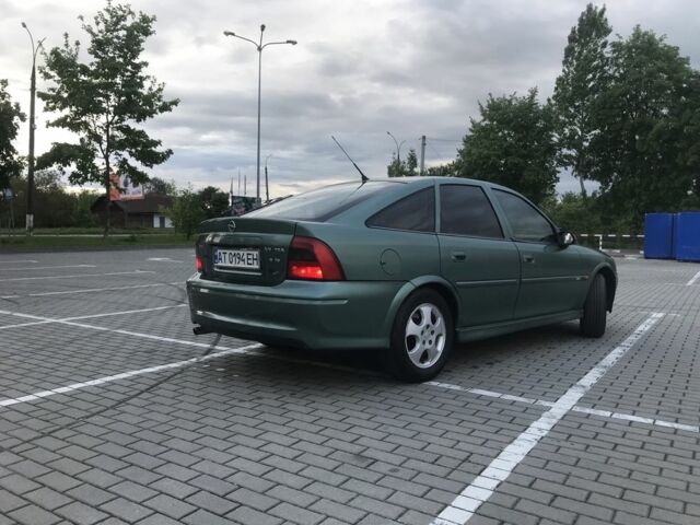 Зеленый Опель Вектра, объемом двигателя 1.8 л и пробегом 260 тыс. км за 2450 $, фото 2 на Automoto.ua