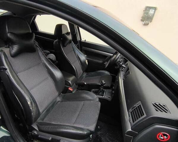 Зеленый Опель Вектра, объемом двигателя 2.2 л и пробегом 486 тыс. км за 4700 $, фото 2 на Automoto.ua