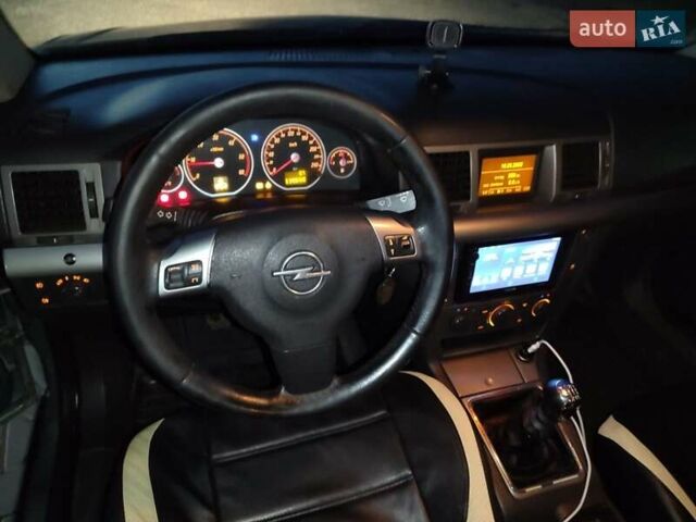 Зеленый Опель Вектра, объемом двигателя 1.9 л и пробегом 340 тыс. км за 3300 $, фото 6 на Automoto.ua