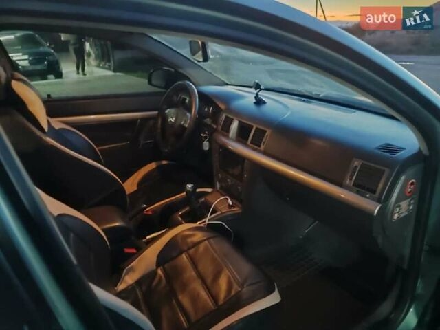 Зеленый Опель Вектра, объемом двигателя 1.9 л и пробегом 340 тыс. км за 3800 $, фото 8 на Automoto.ua