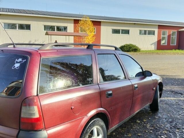 Красный Опель Вита, объемом двигателя 2 л и пробегом 350 тыс. км за 1250 $, фото 4 на Automoto.ua