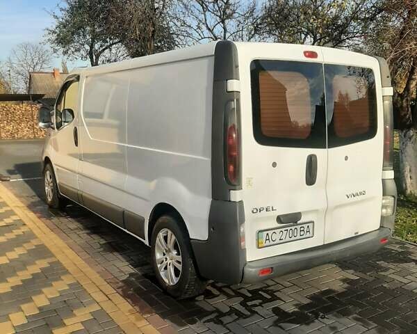Белый Опель Виваро, объемом двигателя 1.9 л и пробегом 337 тыс. км за 5999 $, фото 7 на Automoto.ua