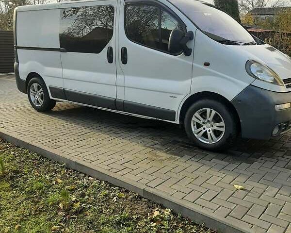 Белый Опель Виваро, объемом двигателя 1.9 л и пробегом 337 тыс. км за 5999 $, фото 11 на Automoto.ua