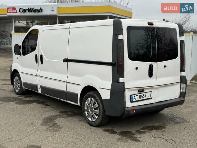 Белый Опель Виваро, объемом двигателя 1.9 л и пробегом 350 тыс. км за 4700 $, фото 1 на Automoto.ua