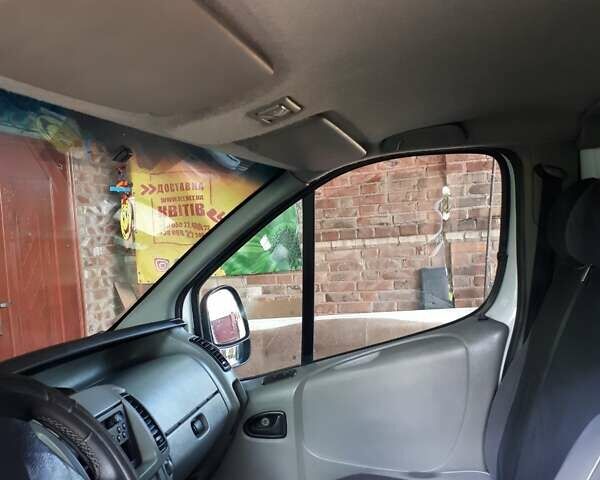 Белый Опель Виваро, объемом двигателя 1.9 л и пробегом 225 тыс. км за 6700 $, фото 5 на Automoto.ua