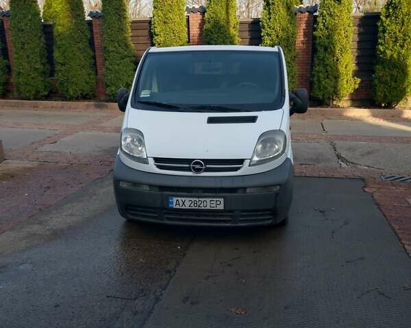Білий Опель Віваро, об'ємом двигуна 1.9 л та пробігом 334 тис. км за 5200 $, фото 1 на Automoto.ua