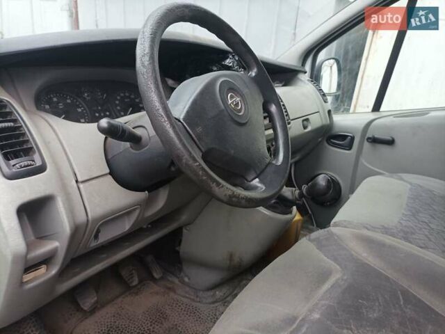 Белый Опель Виваро, объемом двигателя 1.87 л и пробегом 270 тыс. км за 7000 $, фото 2 на Automoto.ua