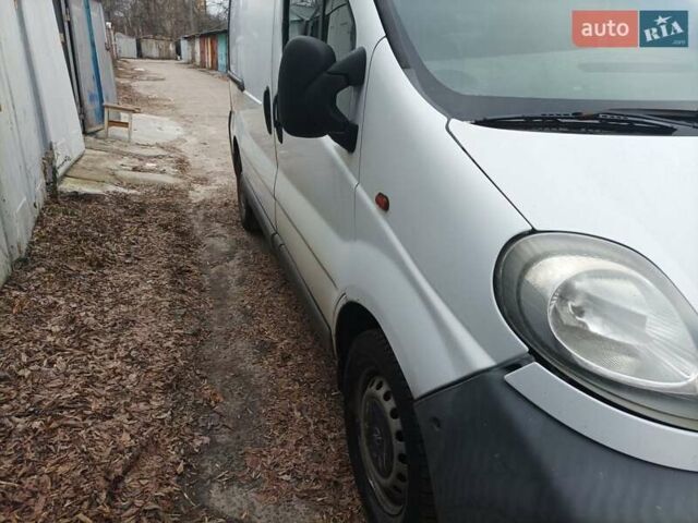 Белый Опель Виваро, объемом двигателя 1.87 л и пробегом 270 тыс. км за 7000 $, фото 4 на Automoto.ua