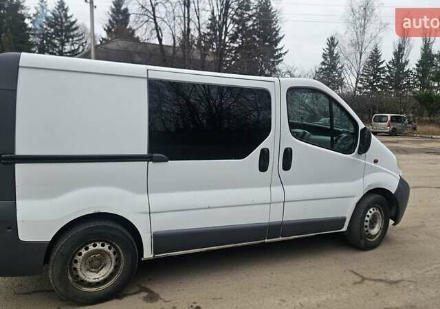 Білий Опель Віваро, об'ємом двигуна 1.9 л та пробігом 563 тис. км за 4300 $, фото 1 на Automoto.ua