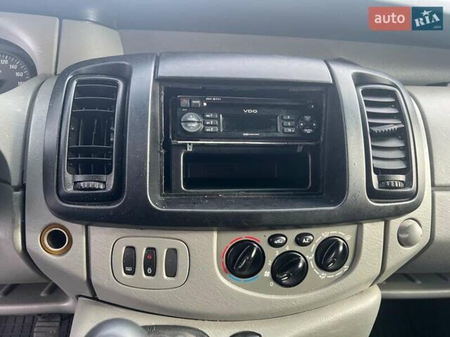 Белый Опель Виваро, объемом двигателя 2 л и пробегом 312 тыс. км за 6990 $, фото 19 на Automoto.ua