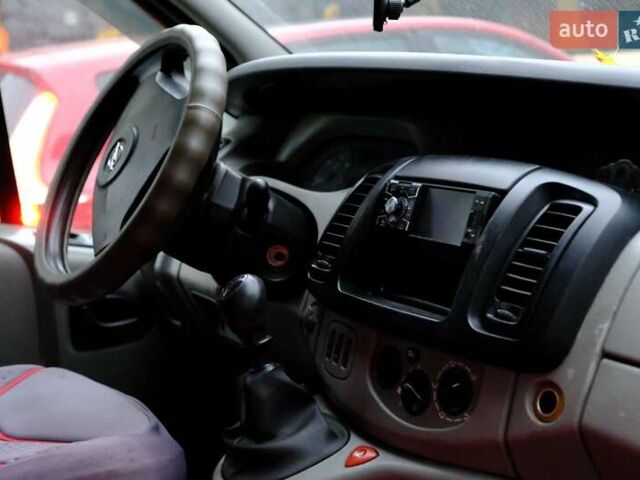 Белый Опель Виваро, объемом двигателя 2 л и пробегом 257 тыс. км за 8200 $, фото 2 на Automoto.ua