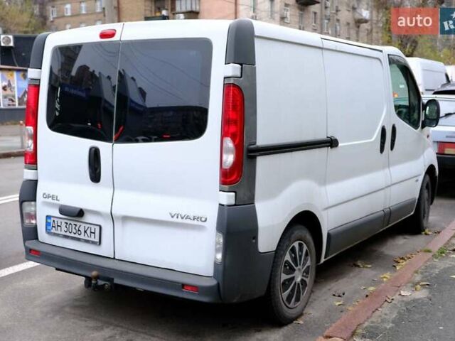 Белый Опель Виваро, объемом двигателя 2 л и пробегом 257 тыс. км за 8200 $, фото 1 на Automoto.ua
