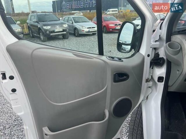 Белый Опель Виваро, объемом двигателя 2 л и пробегом 312 тыс. км за 6990 $, фото 15 на Automoto.ua