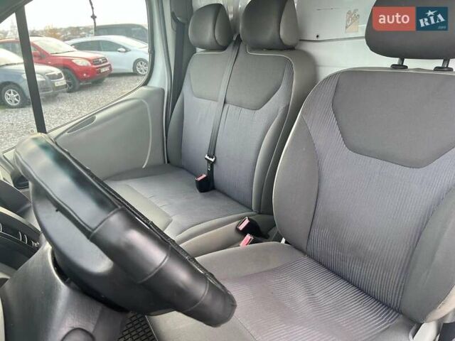 Белый Опель Виваро, объемом двигателя 2 л и пробегом 312 тыс. км за 6990 $, фото 18 на Automoto.ua