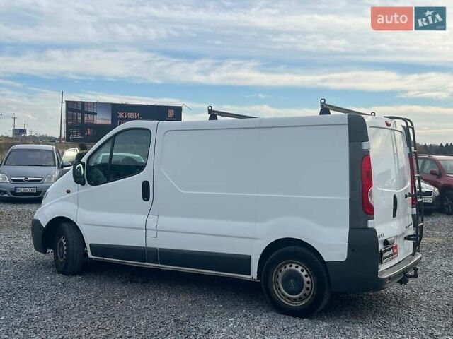 Белый Опель Виваро, объемом двигателя 2 л и пробегом 312 тыс. км за 6990 $, фото 4 на Automoto.ua