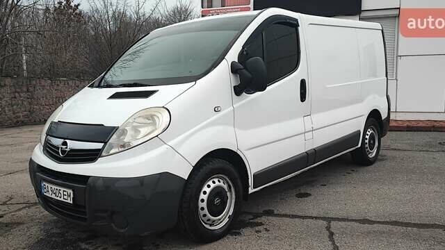 Белый Опель Виваро, объемом двигателя 2 л и пробегом 347 тыс. км за 7000 $, фото 5 на Automoto.ua