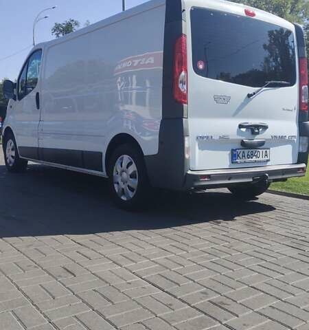 Білий Опель Віваро, об'ємом двигуна 1.9 л та пробігом 320 тис. км за 9999 $, фото 11 на Automoto.ua