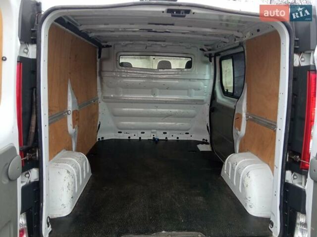 Білий Опель Віваро, об'ємом двигуна 2 л та пробігом 247 тис. км за 9500 $, фото 23 на Automoto.ua