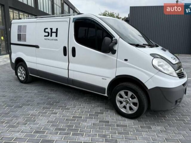 Білий Опель Віваро, об'ємом двигуна 2 л та пробігом 322 тис. км за 11200 $, фото 3 на Automoto.ua