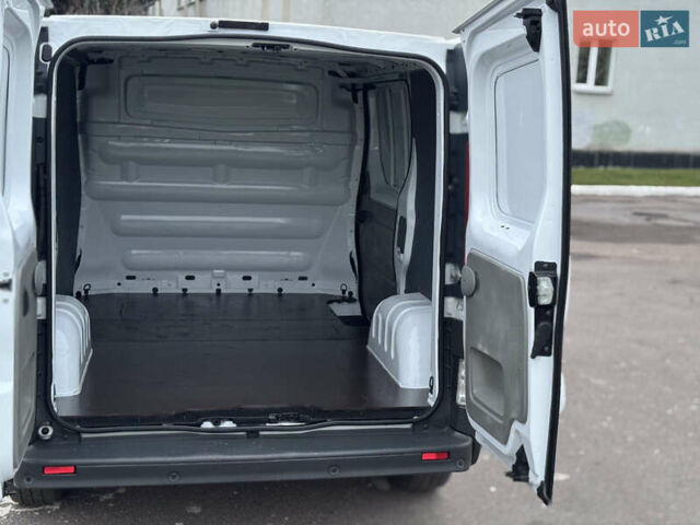 Белый Опель Виваро, объемом двигателя 2 л и пробегом 186 тыс. км за 11777 $, фото 17 на Automoto.ua