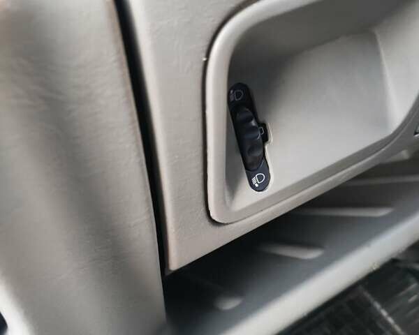 Белый Опель Виваро, объемом двигателя 2 л и пробегом 312 тыс. км за 10700 $, фото 32 на Automoto.ua