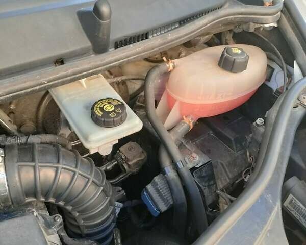 Белый Опель Виваро, объемом двигателя 2 л и пробегом 312 тыс. км за 10700 $, фото 41 на Automoto.ua