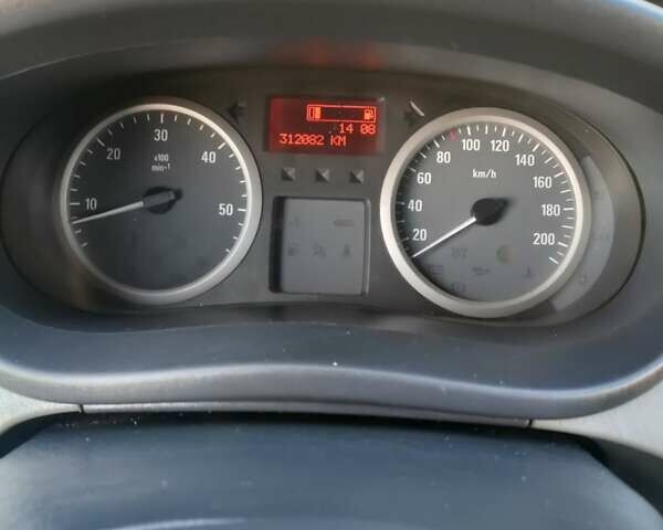 Белый Опель Виваро, объемом двигателя 2 л и пробегом 312 тыс. км за 10700 $, фото 21 на Automoto.ua