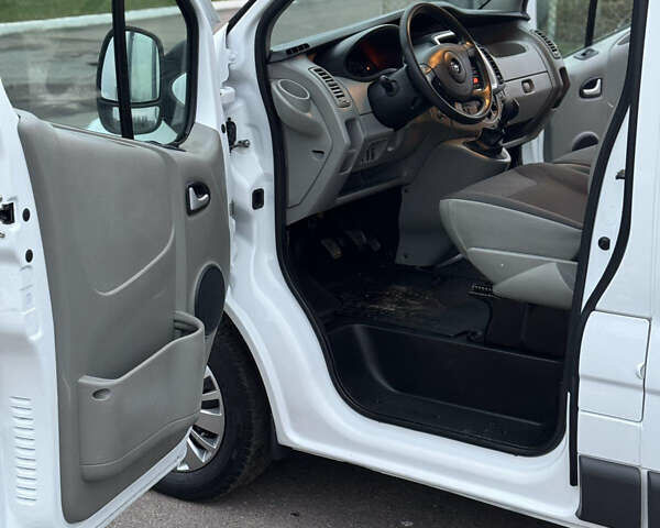 Белый Опель Виваро, объемом двигателя 2 л и пробегом 186 тыс. км за 11777 $, фото 20 на Automoto.ua