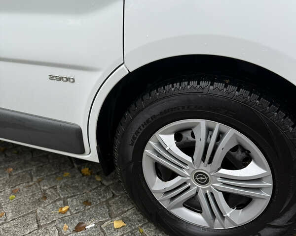 Белый Опель Виваро, объемом двигателя 2 л и пробегом 239 тыс. км за 12200 $, фото 14 на Automoto.ua