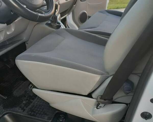 Белый Опель Виваро, объемом двигателя 2 л и пробегом 312 тыс. км за 10700 $, фото 35 на Automoto.ua