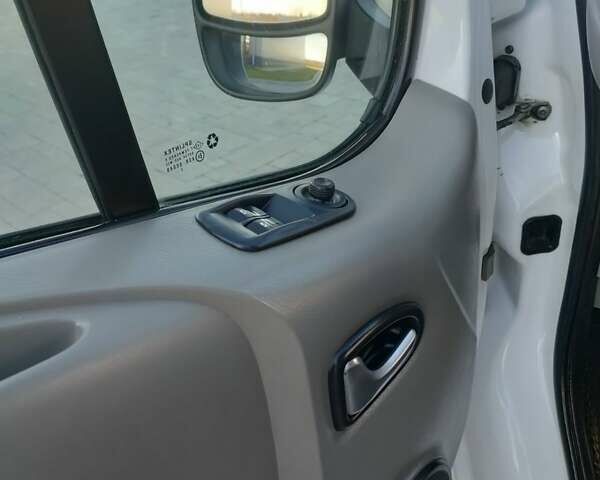 Белый Опель Виваро, объемом двигателя 2 л и пробегом 312 тыс. км за 10700 $, фото 30 на Automoto.ua