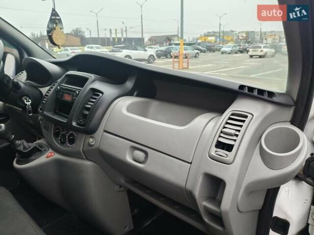 Белый Опель Виваро, объемом двигателя 2 л и пробегом 531 тыс. км за 9500 $, фото 21 на Automoto.ua