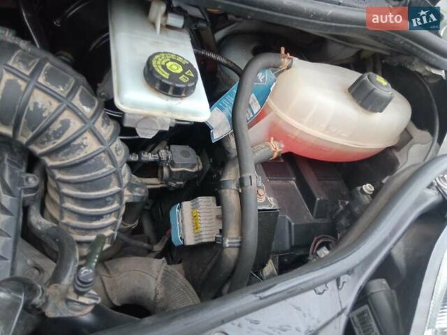 Білий Опель Віваро, об'ємом двигуна 2 л та пробігом 247 тис. км за 9500 $, фото 14 на Automoto.ua