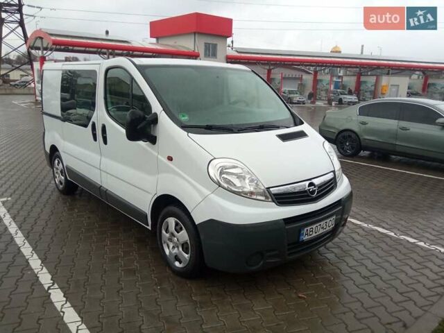 Білий Опель Віваро, об'ємом двигуна 2 л та пробігом 247 тис. км за 9500 $, фото 25 на Automoto.ua