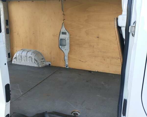 Белый Опель Виваро, объемом двигателя 2 л и пробегом 312 тыс. км за 10700 $, фото 20 на Automoto.ua