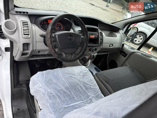 Белый Опель Виваро, объемом двигателя 2 л и пробегом 239 тыс. км за 12200 $, фото 19 на Automoto.ua