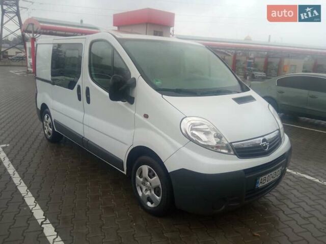 Білий Опель Віваро, об'ємом двигуна 2 л та пробігом 247 тис. км за 9500 $, фото 36 на Automoto.ua
