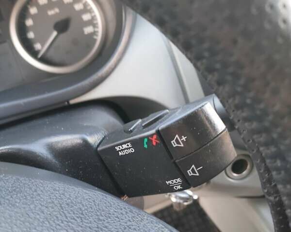 Белый Опель Виваро, объемом двигателя 2 л и пробегом 312 тыс. км за 10700 $, фото 24 на Automoto.ua