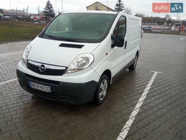 Білий Опель Віваро, об'ємом двигуна 2 л та пробігом 247 тис. км за 9500 $, фото 44 на Automoto.ua