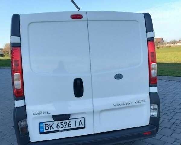 Белый Опель Виваро, объемом двигателя 2 л и пробегом 312 тыс. км за 10700 $, фото 14 на Automoto.ua