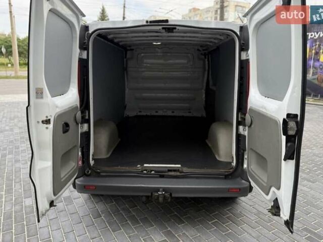 Білий Опель Віваро, об'ємом двигуна 2 л та пробігом 322 тис. км за 11200 $, фото 17 на Automoto.ua