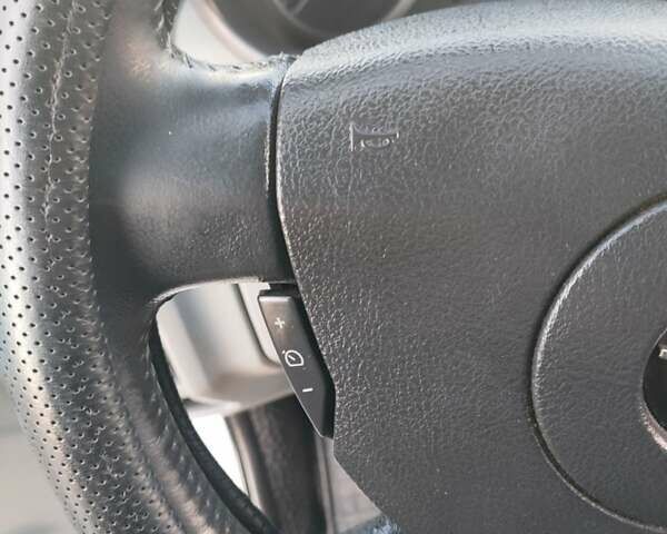 Белый Опель Виваро, объемом двигателя 2 л и пробегом 312 тыс. км за 10700 $, фото 34 на Automoto.ua