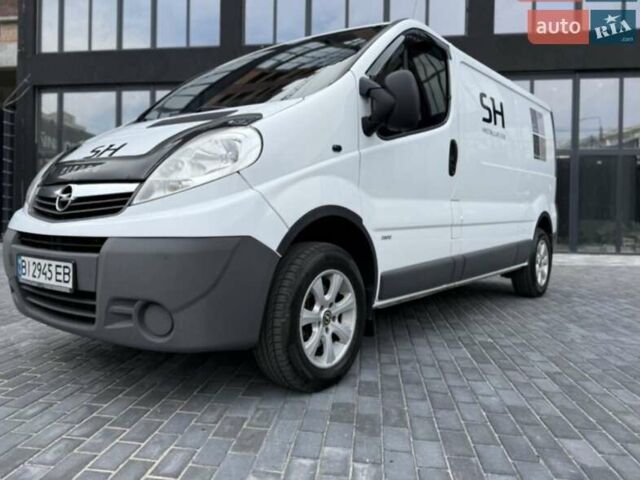 Білий Опель Віваро, об'ємом двигуна 2 л та пробігом 322 тис. км за 11200 $, фото 2 на Automoto.ua
