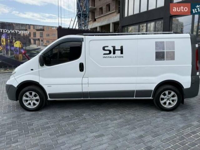 Білий Опель Віваро, об'ємом двигуна 2 л та пробігом 322 тис. км за 11200 $, фото 5 на Automoto.ua