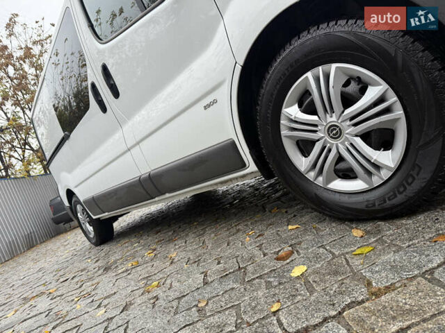 Белый Опель Виваро, объемом двигателя 2 л и пробегом 239 тыс. км за 12200 $, фото 9 на Automoto.ua