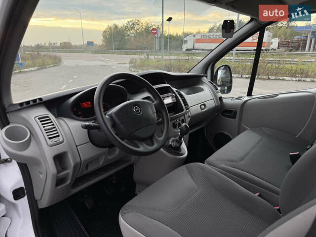 Опель Віваро 2014 у Радивилове на Automoto.ua Білий Опель Віваро, об'ємом двигуна 2 л та пробігом 222 тис. км за 11000 $, фото 16 на Automoto.ua