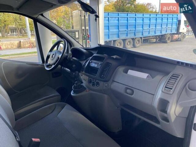 Опель Виваро 2014 в Николаеве на Automoto.ua Белый Опель Виваро, объемом двигателя 2 л и пробегом 255 тыс. км за 10900 $, фото 17 на Automoto.ua