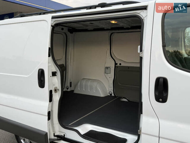 Опель Віваро 2014 у Радивилове на Automoto.ua Білий Опель Віваро, об'ємом двигуна 2 л та пробігом 222 тис. км за 11000 $, фото 29 на Automoto.ua