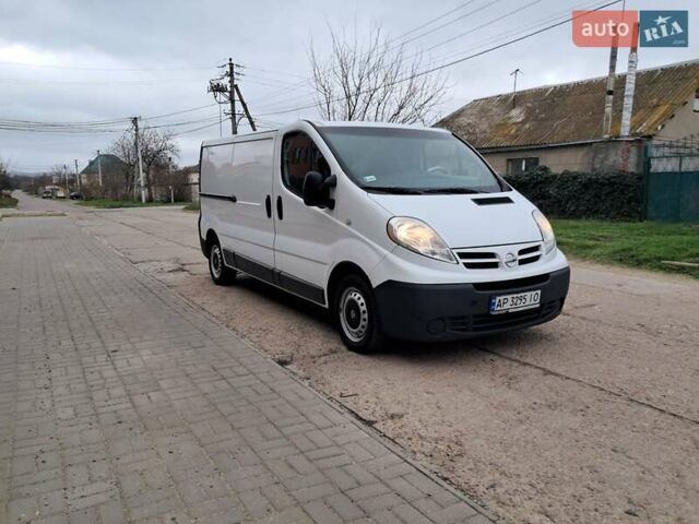 Белый Опель Виваро, объемом двигателя 2 л и пробегом 302 тыс. км за 9399 $, фото 2 на Automoto.ua